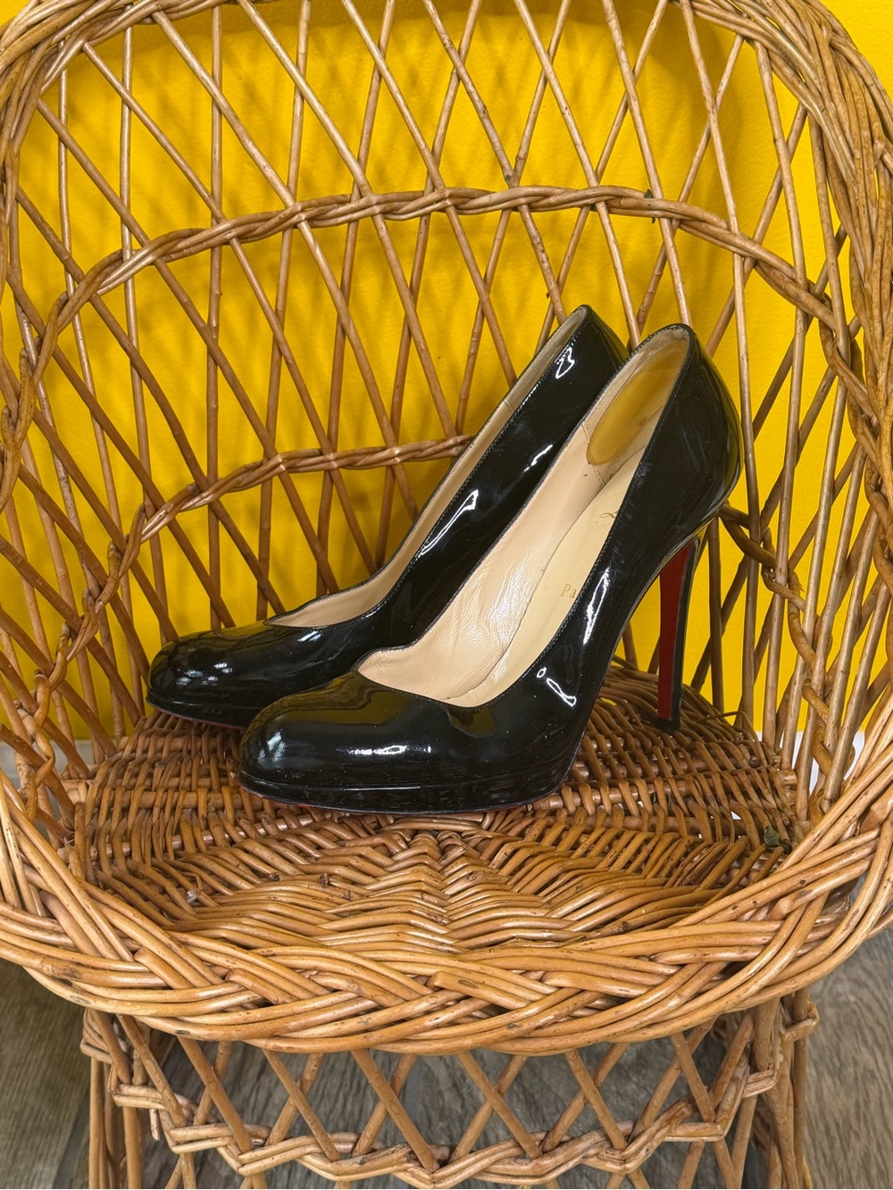 christian louboutin black heels size 39